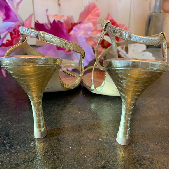 🌈 Nina Gold Leather Strappy Heels - Picture 3 of 4